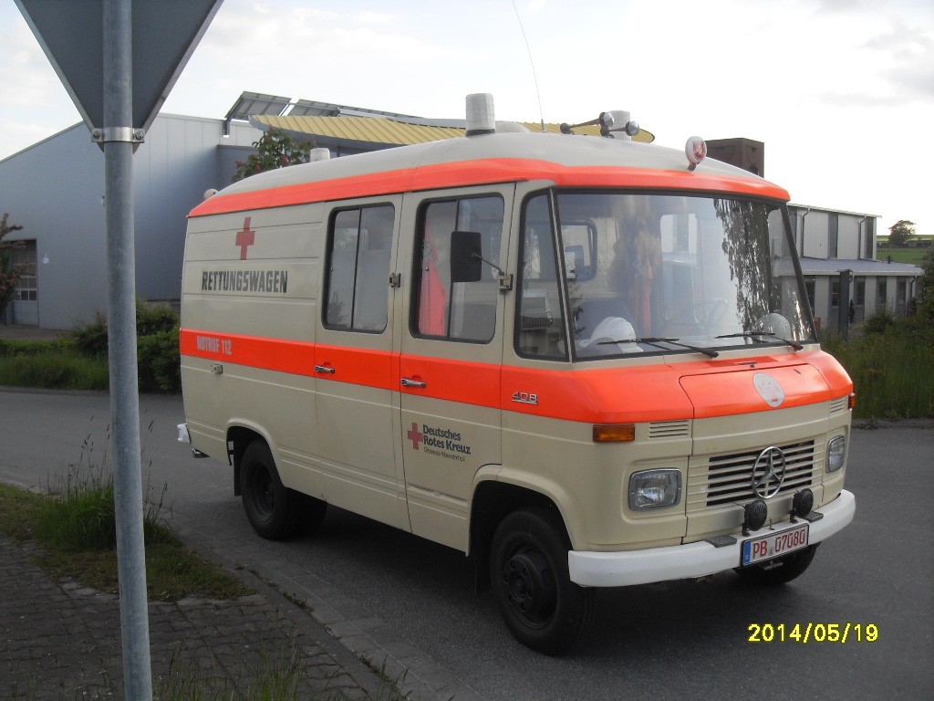 Mercedes Benz 408 Rettungswagen