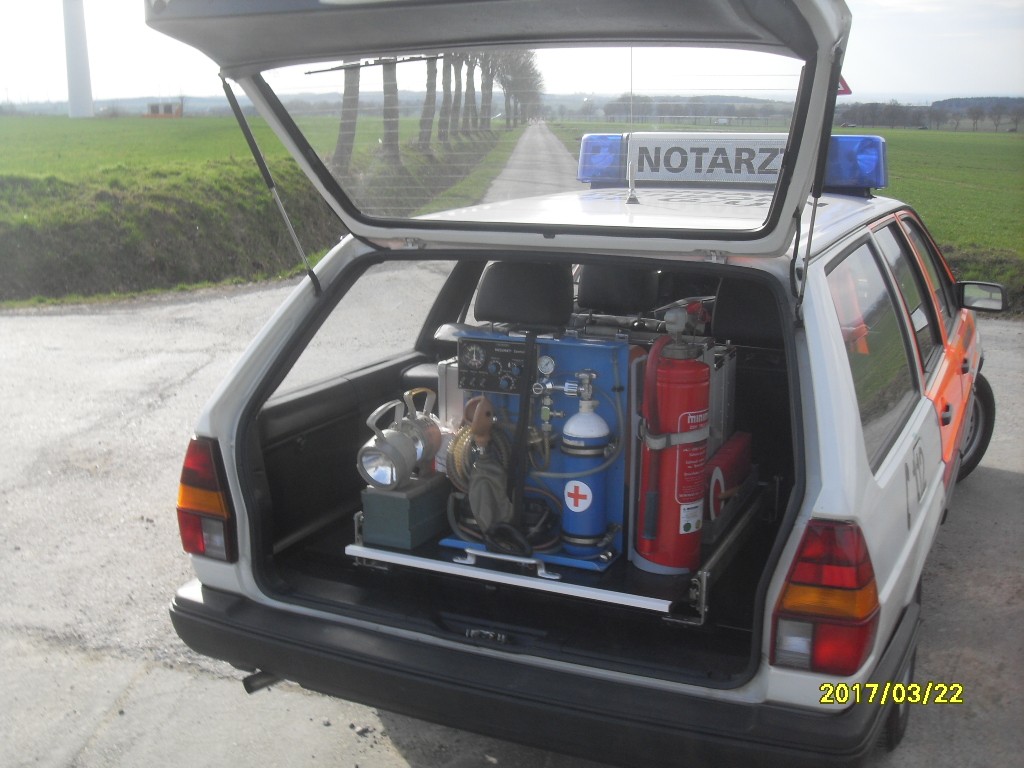 Notarzteinsatzfahrzeug (NEF) der 80er Jahre